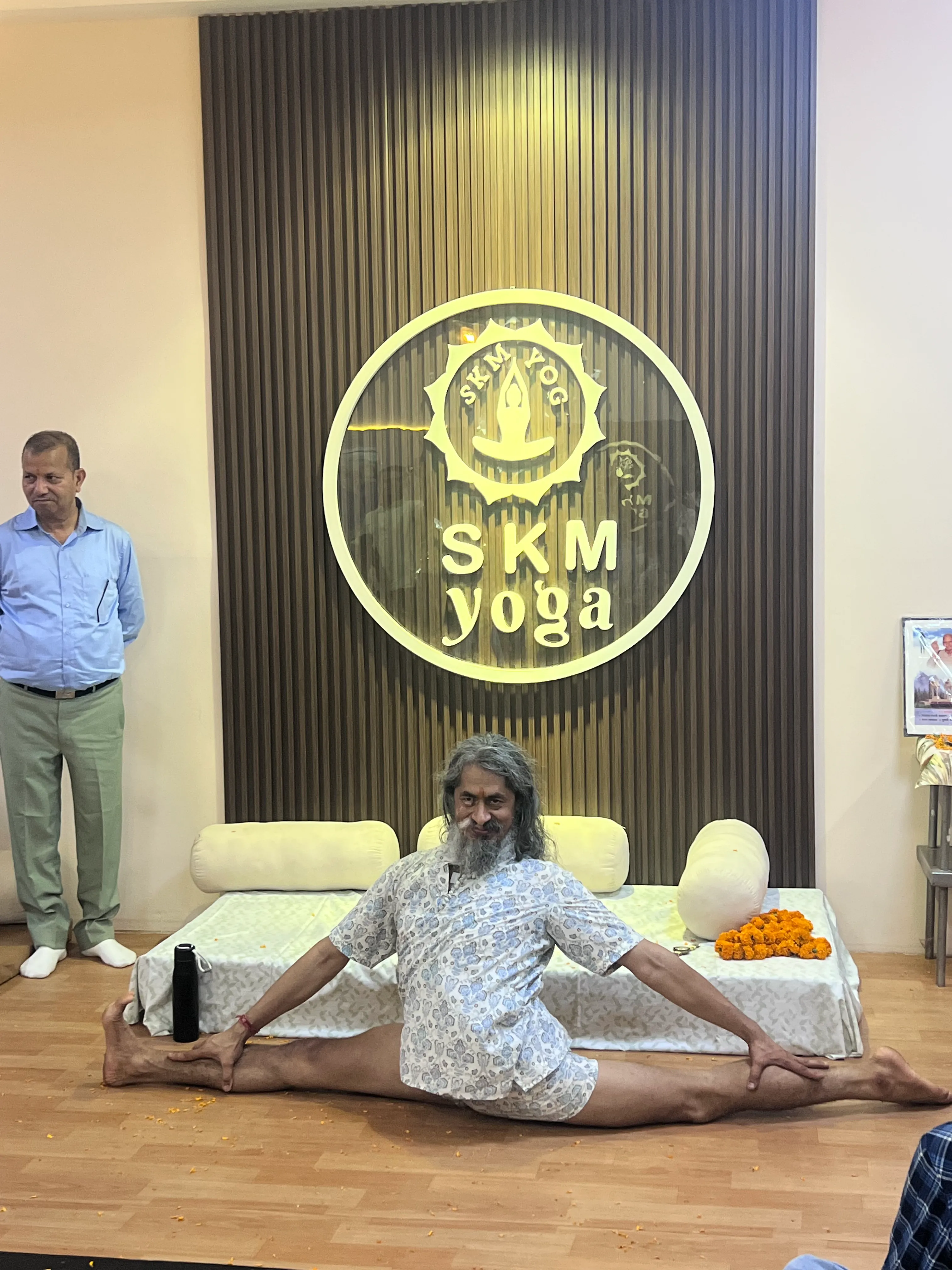 Yoga students studying anatomy and physiology during teacher training in Noida